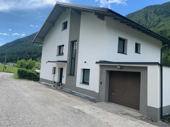 Apartment Mit Bergblick In *